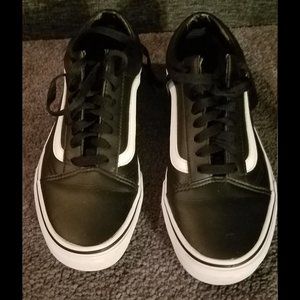 Vans Black and White OG Old Skool Sneakers (Size 7.5 Mens)